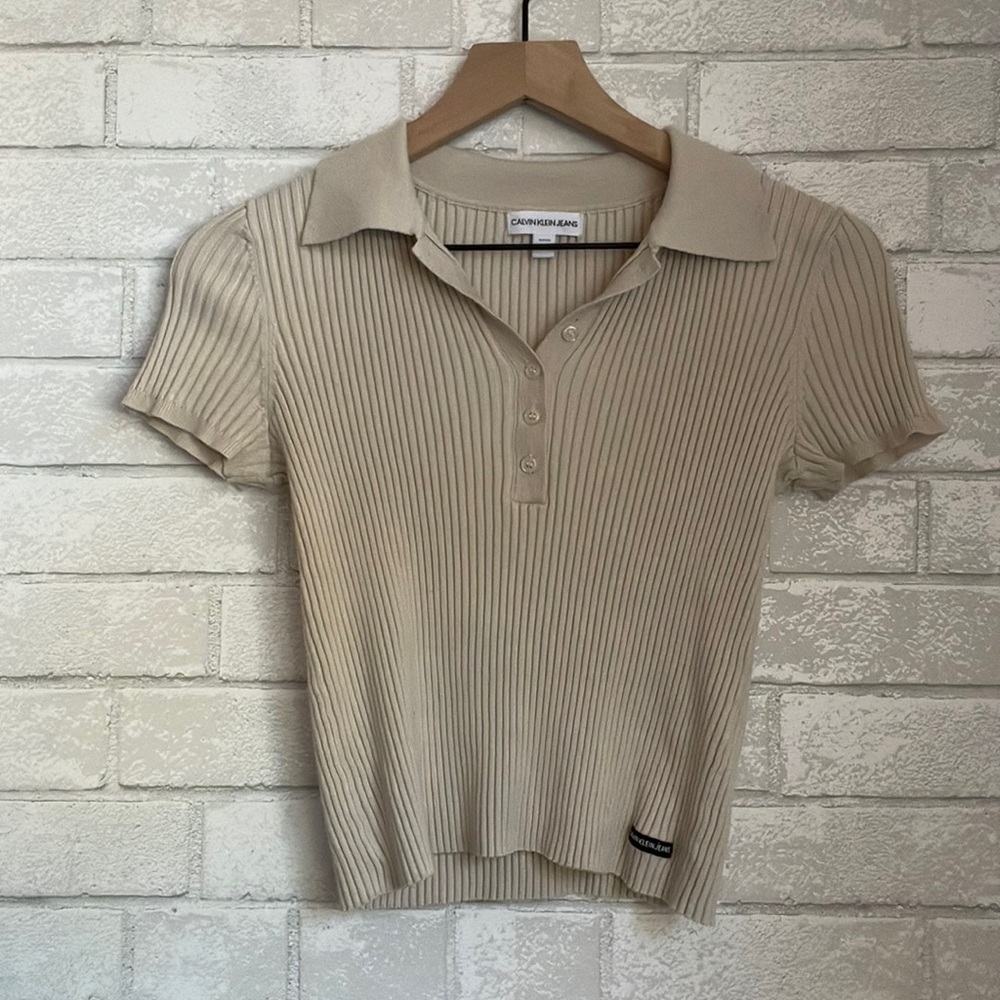 Calvin Klein ribbed short sleeve top.